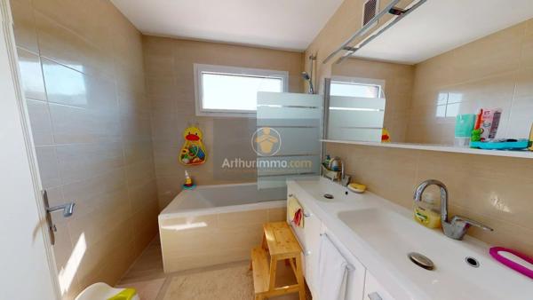 Location                                                      Appartement
                        
                     5 pièces                      90 m2                     à Le Pecq
