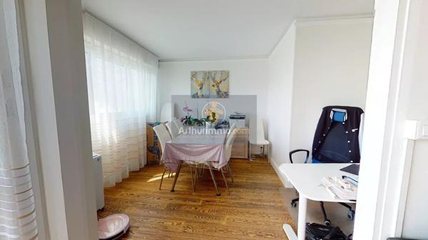 Location                                                      Appartement
                        
                     5 pièces                      90 m2                     à Le Pecq