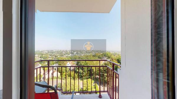 Location                                                      Appartement
                        
                     5 pièces                      90 m2                     à Le Pecq