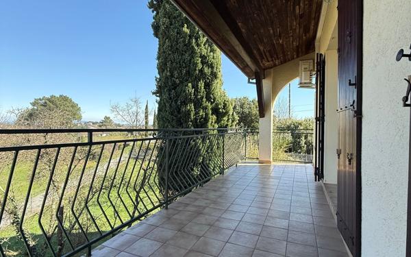 Maison à vendre    4 pièces •  Lablachère