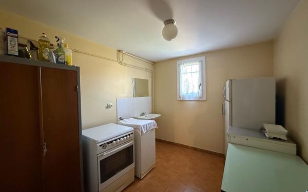 Maison à vendre    4 pièces •  Lablachère