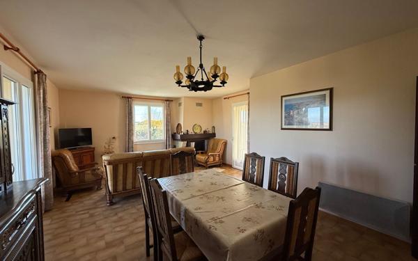 Maison à vendre    4 pièces •  Lablachère