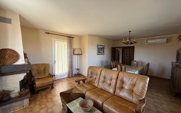 Maison à vendre    4 pièces •  Lablachère