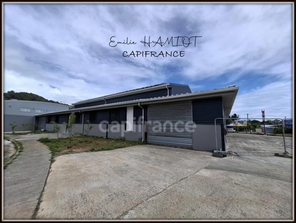 A louer Entrepôt rénové de 1000m² avec bureaux et parking