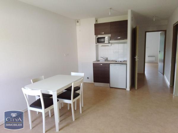 Appartement à louer 3 pièces 56m² Vatan (36150)