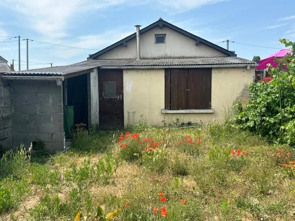 Saumur(49400) à 2,5km du coeur de ville, maison de 110m² entièrement restaurée - Garage - Jardin indépendant