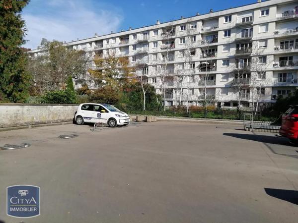 Location parking Angers (49)
