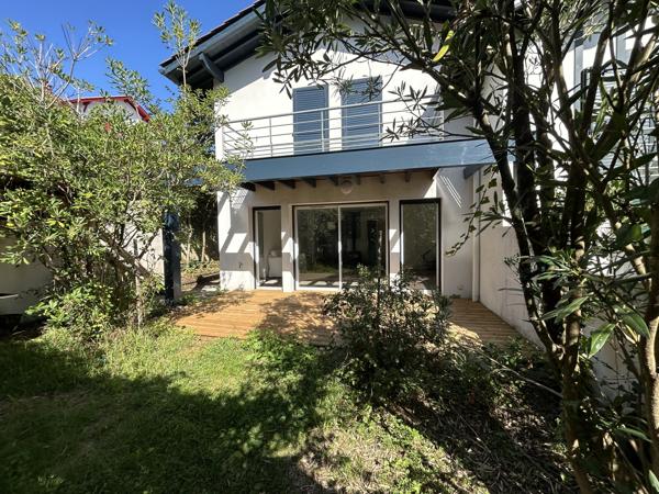 Maison
                                                                                                                                                                                                                                                                                                                        3 pièce(s)                                                                                                                                                                                                          2 chambre(s)                                                                                                                                                                                                          105  m²