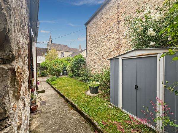 Maison à vendre à Cesson - secteur Saint-Leu avec terrasse, jardin et cave