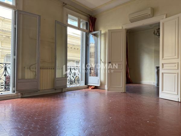 Montpellier (34000) COMEDIE, T5 136m2, 3ème étage immeuble haussmannien avec ascenseur