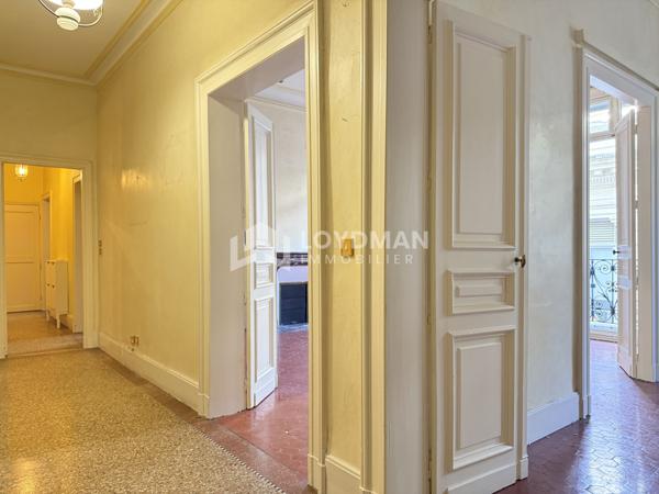 Montpellier (34000) COMEDIE, T5 136m2, 3ème étage immeuble haussmannien avec ascenseur