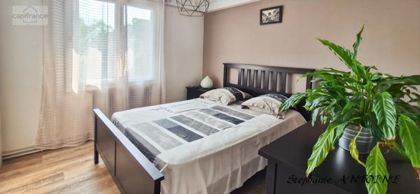 Maison de plain-pied T4, 89 m2 , avec jardin proche école collège et centre-ville ! 🌟