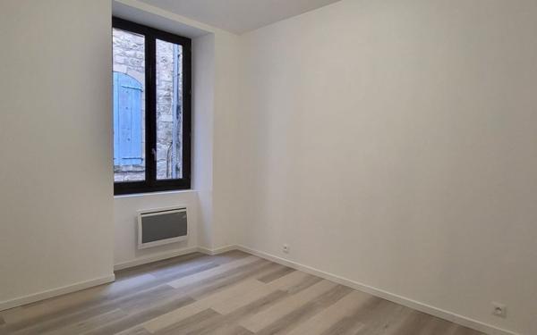 Appartement à louer    3 pièces • 59,40 m2 Largentière