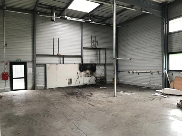 Achat local commercial Connerré - 1162 m² - 848 000 €