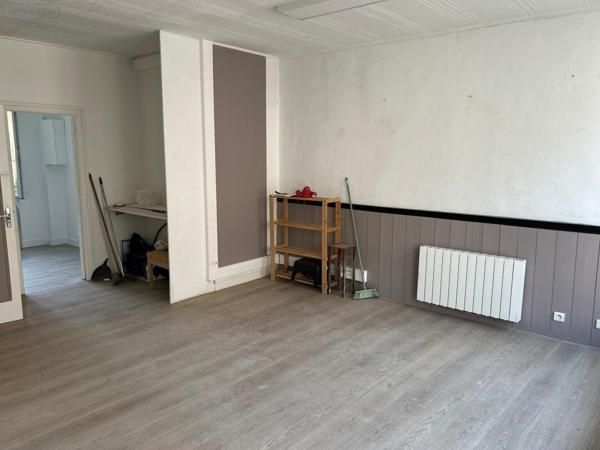 Local d'activité à louer à Nogent-le-Rotrou dans l'Eure-et-Loir (28400), ref : 18 DG   
Centre-ville