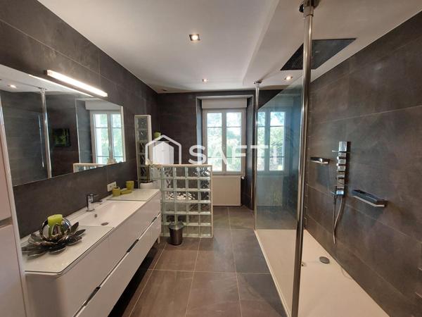 Propriété de 634 m² sur un terrain de 5329 m².