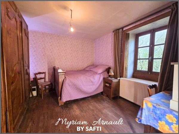 Ancien corps de ferme sur terrain de 3795 m² avec puits et dépendances