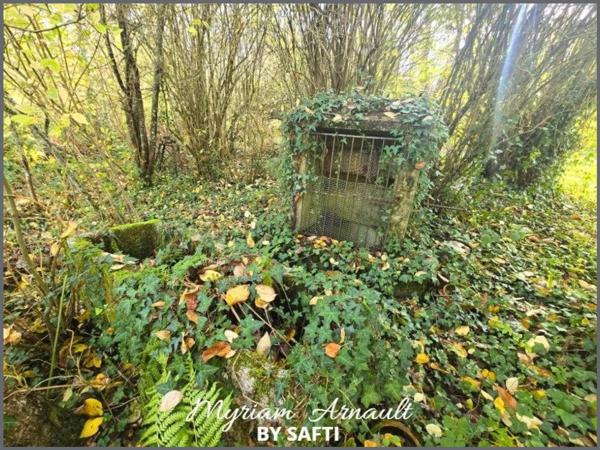 Ancien corps de ferme sur terrain de 3795 m² avec puits et dépendances