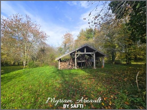 Ancien corps de ferme sur terrain de 3795 m² avec puits et dépendances