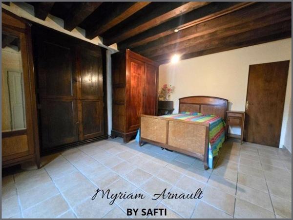 Ancien corps de ferme sur terrain de 3795 m² avec puits et dépendances