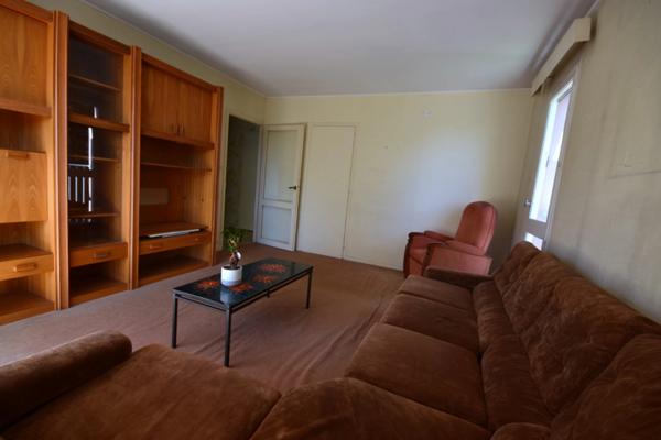 5 CHAMBRES parking couvert cave balcon