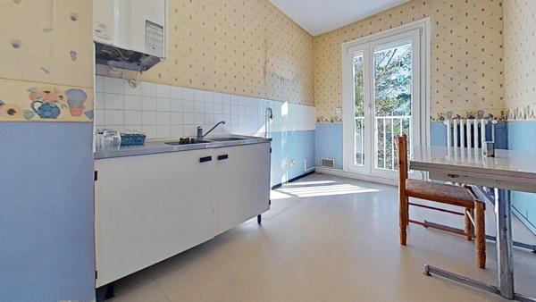 5 CHAMBRES parking couvert cave balcon