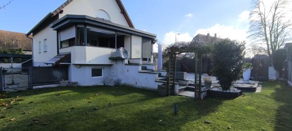 Elsenheim (67390) ELSENHEIM, prox MARCKOLSHEIM, Maison contemporaine 185 m² avec piscine et jardin.