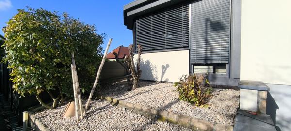 Elsenheim (67390) ELSENHEIM, prox MARCKOLSHEIM, Maison contemporaine 185 m² avec piscine et jardin.