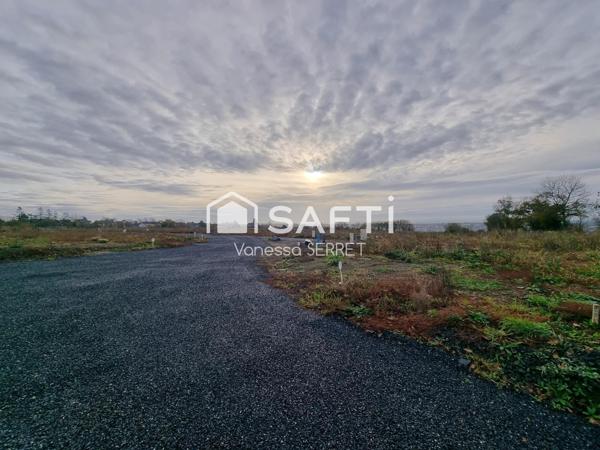 Des terrains prêts à bâtir : viabilisés, tout-à-l’égout, et une vue exceptionnelle