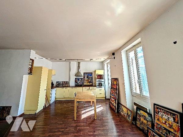 T3 traversant de près de 80 m² au 1er étage