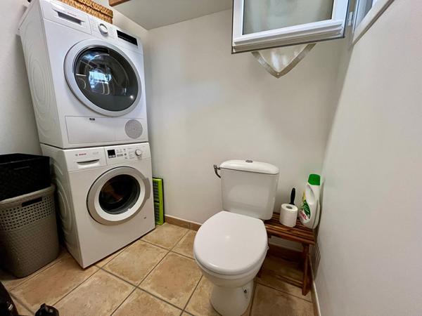 Agréable ensemble familial offrant de confortables volumes et double garages à 5mn de Bourg en Bresse