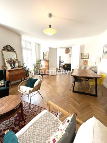Appartement 6 pièces - 153 m²