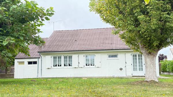 NOAILLES A 10 Minutes, Maison 6 pieces, Sejour double, Cuisine, 4 chambres, Salle de bains, Garages, Jardin.