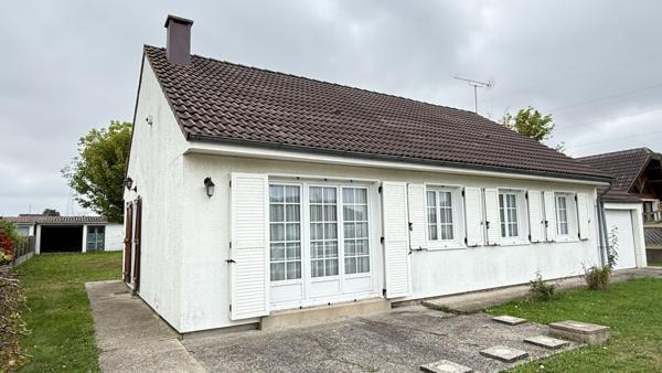 NOAILLES A 10 Minutes, Maison 6 pieces, Sejour double, Cuisine, 4 chambres, Salle de bains, Garages, Jardin.