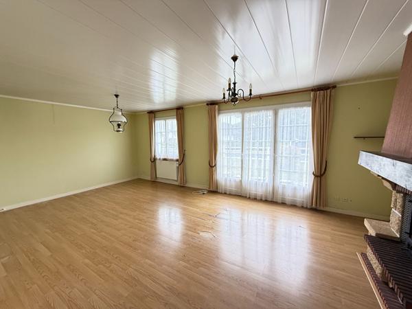 NOAILLES A 10 Minutes, Maison 6 pieces, Sejour double, Cuisine, 4 chambres, Salle de bains, Garages, Jardin.