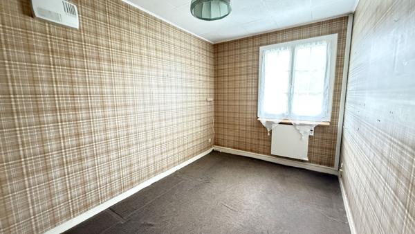 NOAILLES A 10 Minutes, Maison 6 pieces, Sejour double, Cuisine, 4 chambres, Salle de bains, Garages, Jardin.