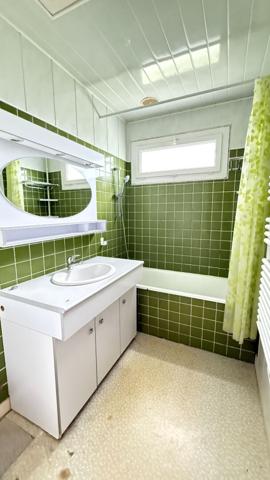 NOAILLES A 10 Minutes, Maison 6 pieces, Sejour double, Cuisine, 4 chambres, Salle de bains, Garages, Jardin.