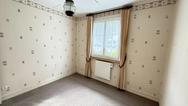 NOAILLES A 10 Minutes, Maison 6 pieces, Sejour double, Cuisine, 4 chambres, Salle de bains, Garages, Jardin.