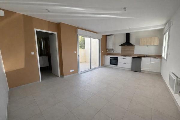Location                                                      Studio
                        
                     1 pièces                      25 m2                     à Agen