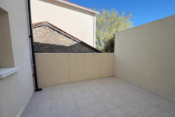 Location                                                      Studio
                        
                     1 pièces                      25 m2                     à Agen
