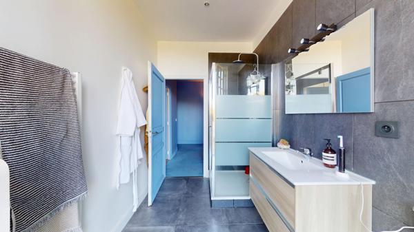 Appartement 4 pièces 151.7 m2