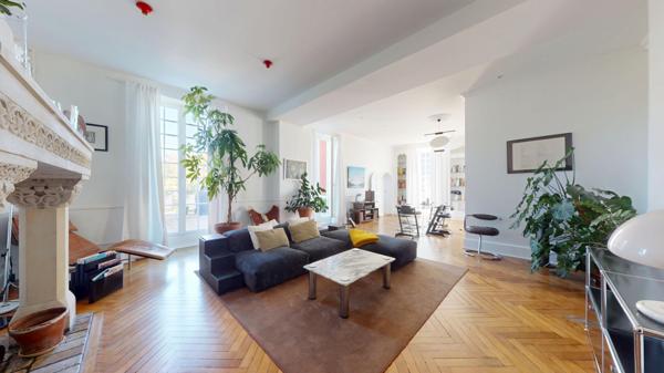 Appartement 4 pièces 151.7 m2