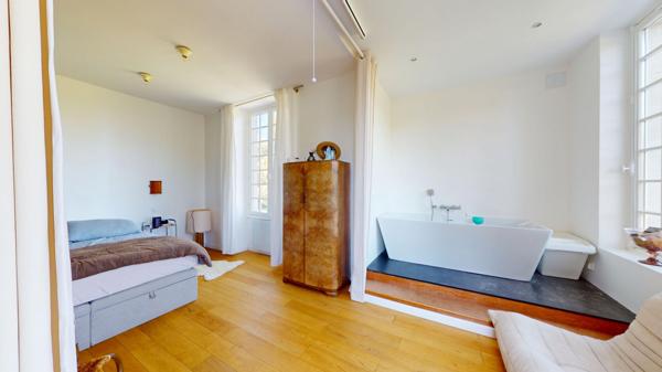 Appartement 4 pièces 151.7 m2