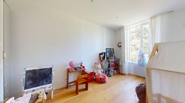 Appartement 4 pièces 151.7 m2