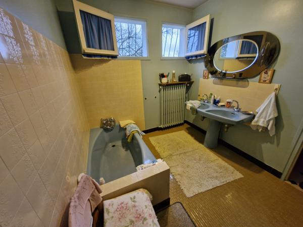 Ensemble de 2 MAISONS MITOYENNES sur SOUS-SOL sur TERRAIN de 4207m²