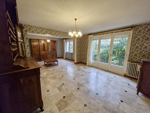 Ensemble de 2 MAISONS MITOYENNES sur SOUS-SOL sur TERRAIN de 4207m²