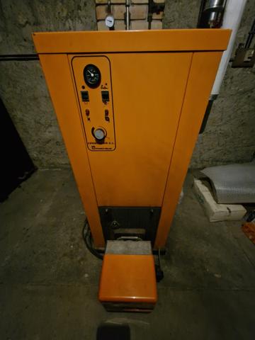 Ensemble de 2 MAISONS MITOYENNES sur SOUS-SOL sur TERRAIN de 4207m²