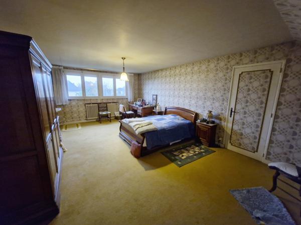 Ensemble de 2 MAISONS MITOYENNES sur SOUS-SOL sur TERRAIN de 4207m²