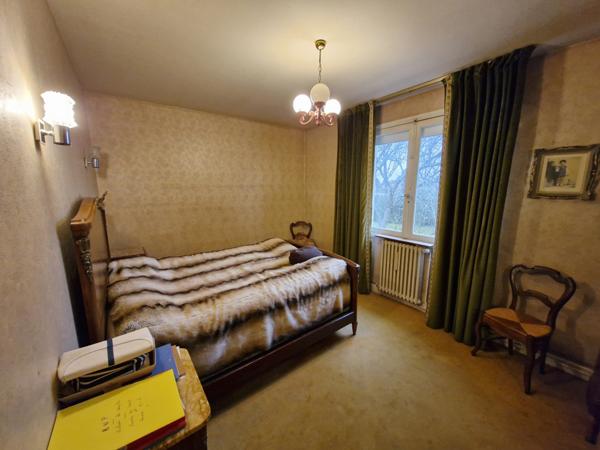 Ensemble de 2 MAISONS MITOYENNES sur SOUS-SOL sur TERRAIN de 4207m²