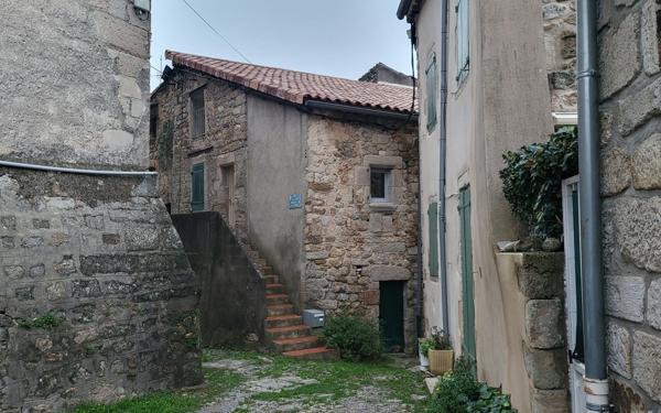 Maison à louer    3 pièces •  Joyeuse